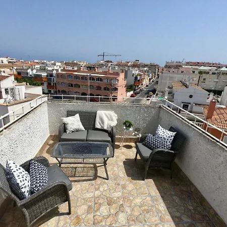 Central Townhouse With Walking Distance To Los Locos Nyaraló *