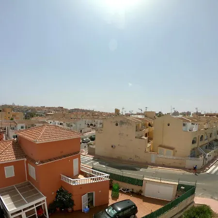 Central Townhouse With Walking Distance To Los Locos Будинок відпочинку Торрев'єха