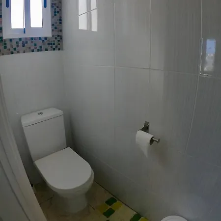 Central Townhouse With Walking Distance To Los Locos